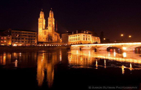 Grossmünster night over the Limmat river