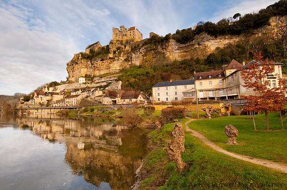Beynac-et-Cazenac over the Dordogne