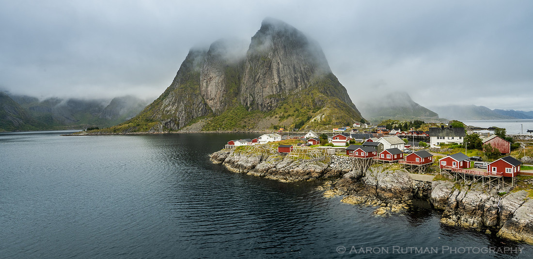 Hamnoy and Festhelltinden