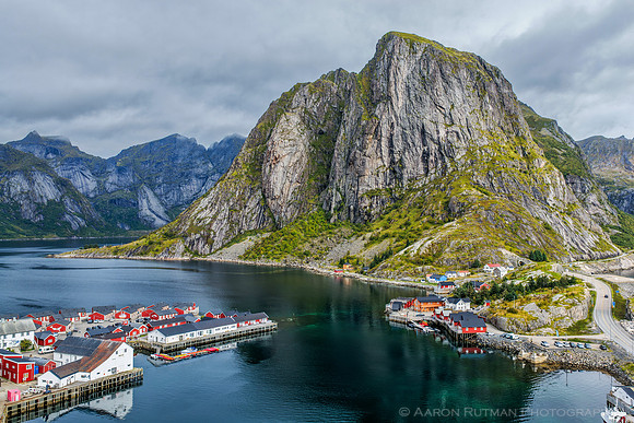 Festhelltinden and Hamnoy