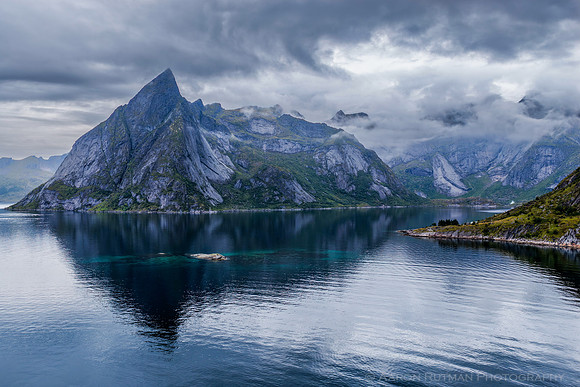 Olstinden, Reinefjord