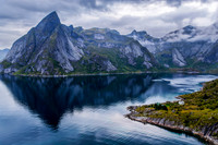 Olstinden, Reinefjord
