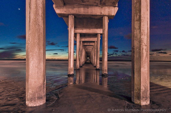 Scripps Pier between dusk and night